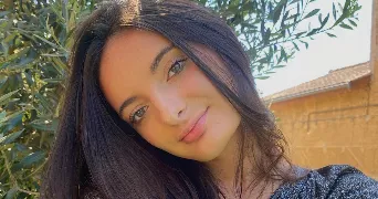 léane pet sitter à FAREINS 01480