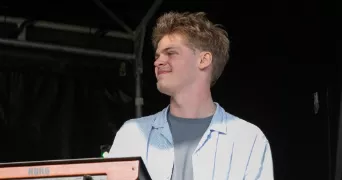 thomas pet sitter à ST MAUR DES FOSSES 94100